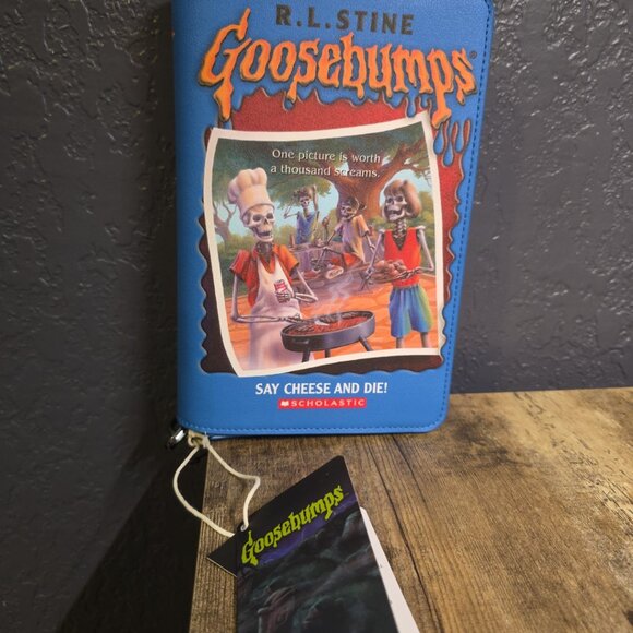 Loungefly Goosebumps Crossbody Bag Say Cheese And Die R L Stine Book - Picture 1 of 8